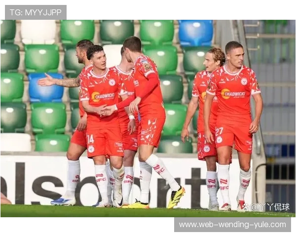 欧洲冠军赛激战正酣，本轮焦点战球队表现引发热议