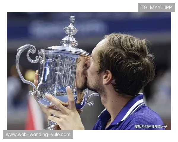 网球赛场最新动态：顶尖选手激烈对决引发全球关注